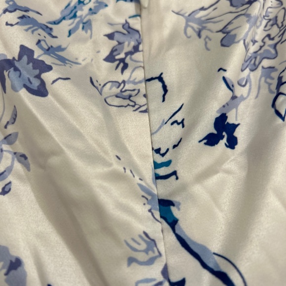 Alamour satin midi floral dress - Picture 6 of 7